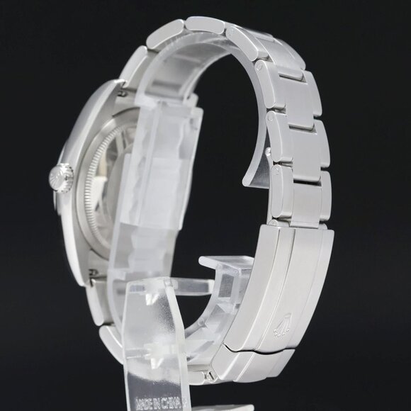 Sale! Mint! Rolex 36mm Men's Watch! Comes with original box!! - Picture 6 of 6